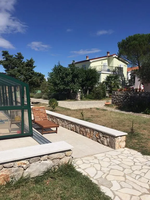 Villa Guki Malinska 0*,  Croatia